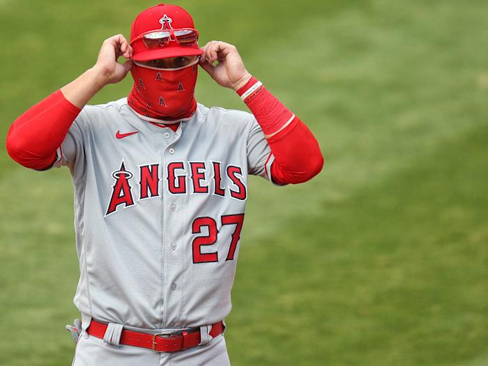 Mike Trout wearing a mask